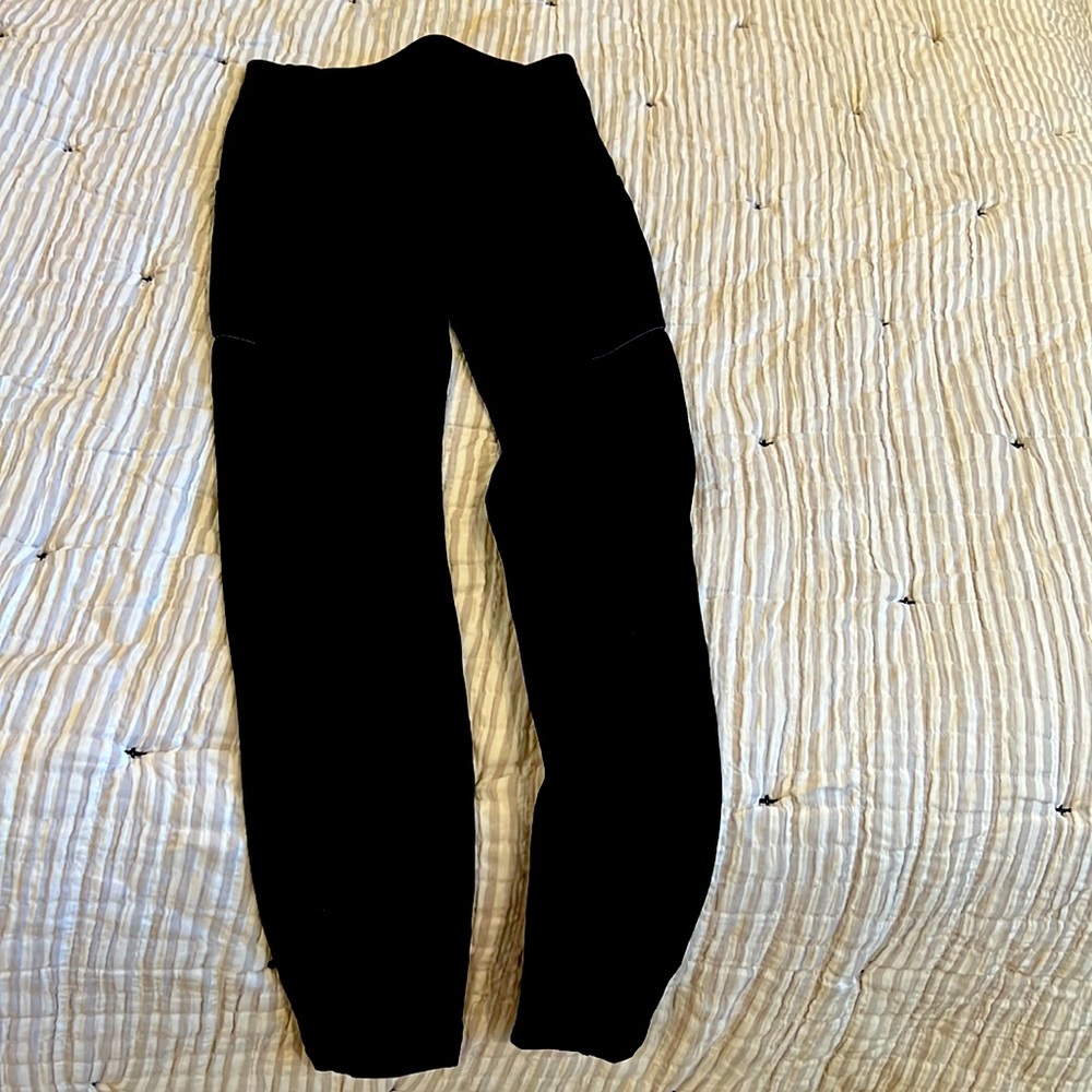 Lululemon cargo style 24 inch yoga pant